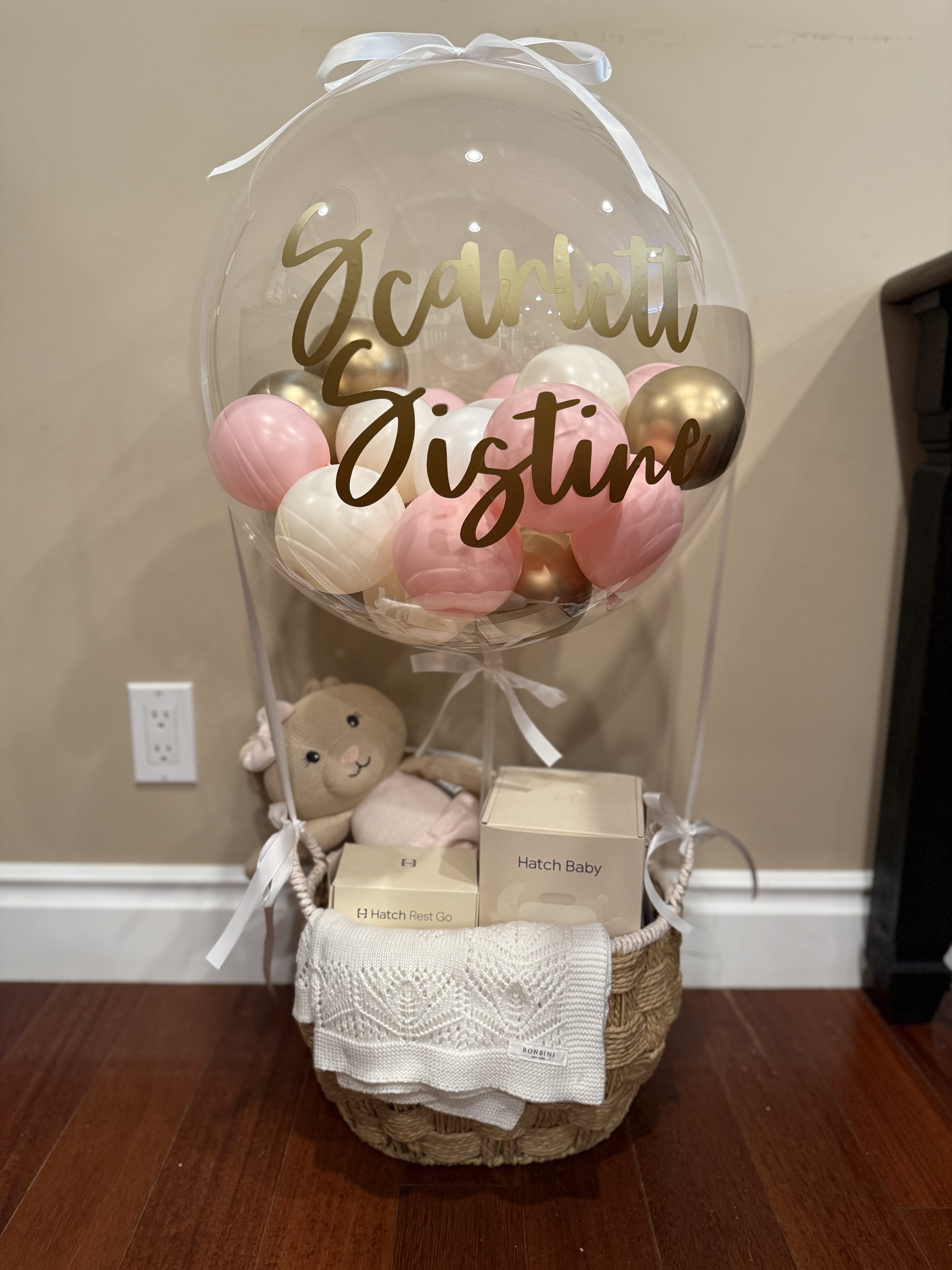 Gift balloon basket delivery